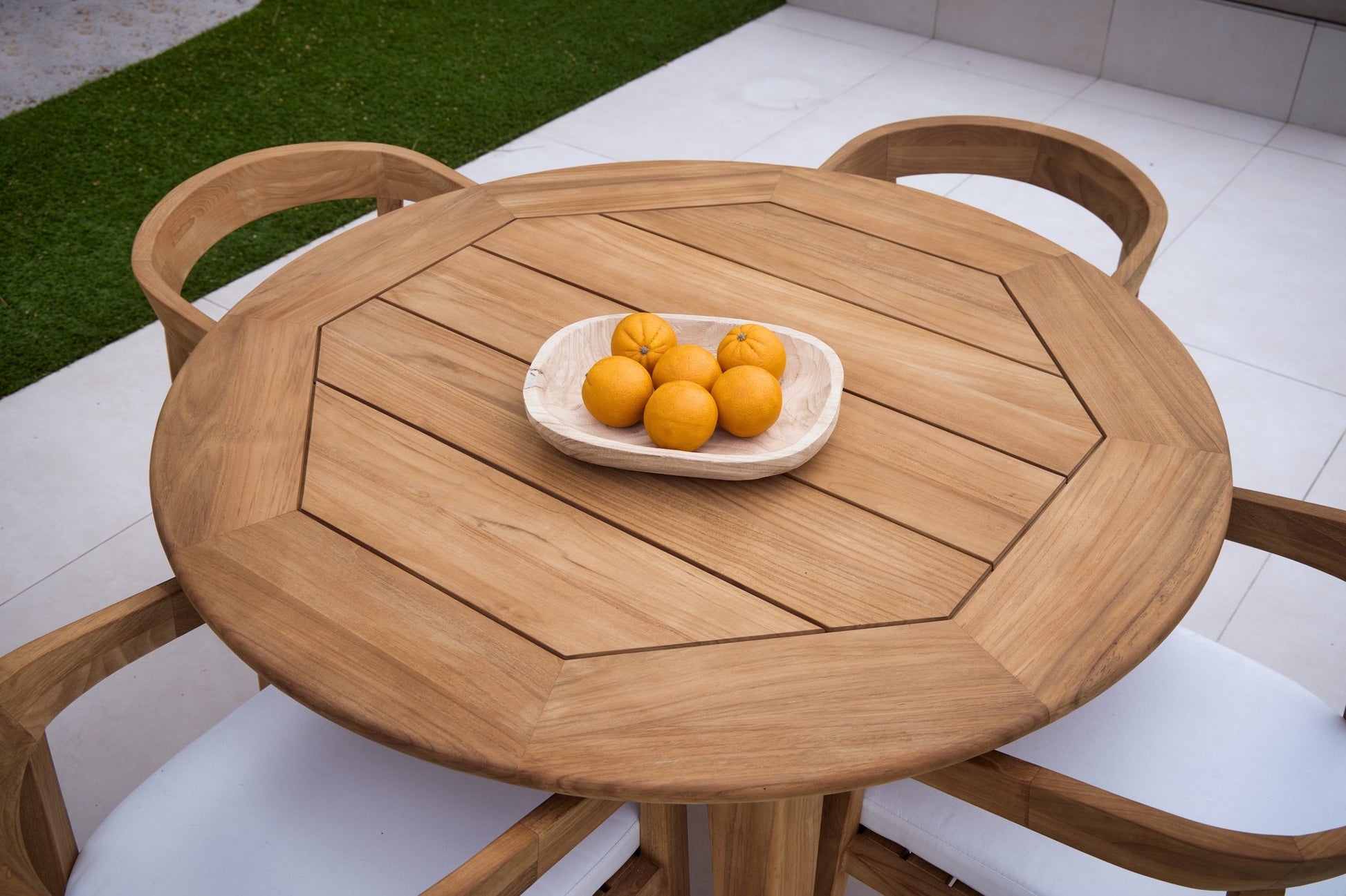 Egmont 51" Round Dining Table